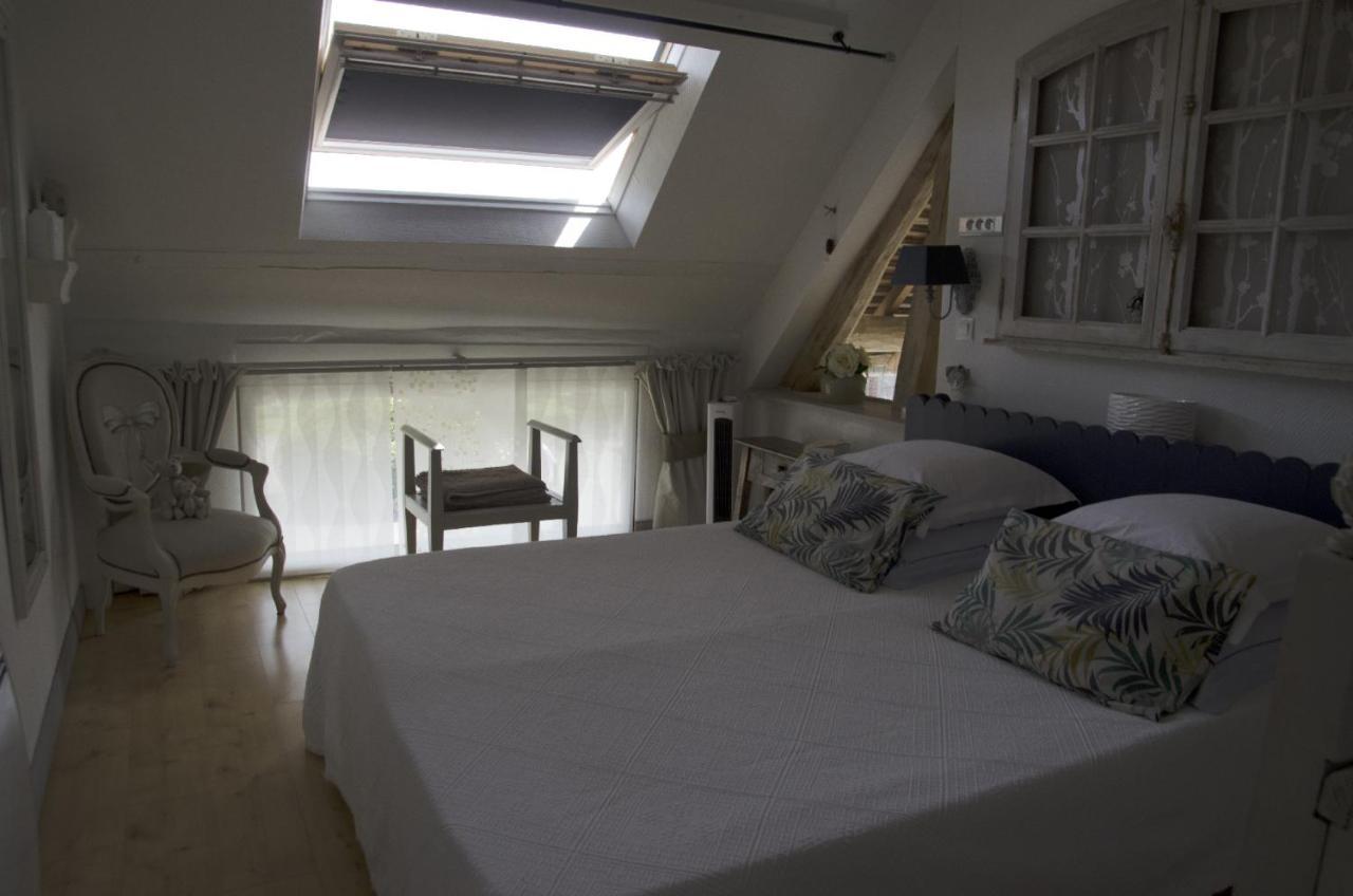 Chambre D'Hotes Face A Briare Eksteriør billede