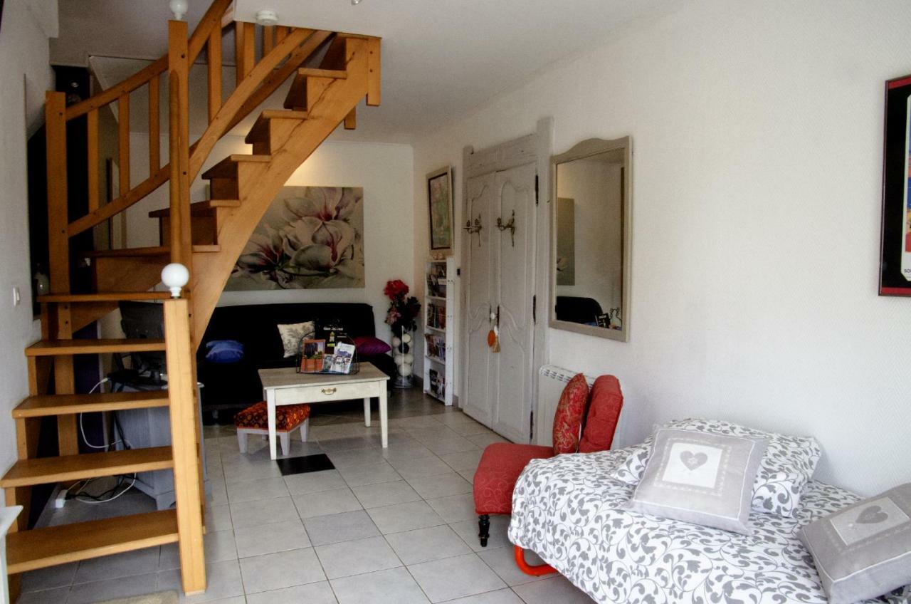 Chambre D'Hotes Face A Briare Eksteriør billede